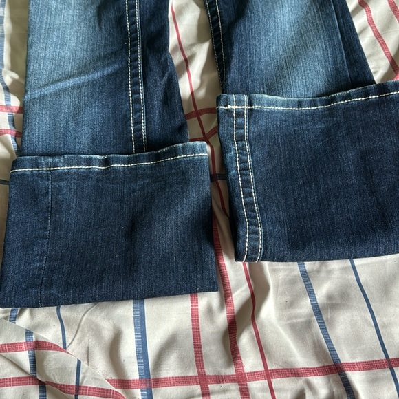 Miss Me 28,low rise bell bottom style.Small snag, can probably be pulled out.GUC - Picture 3 of 8